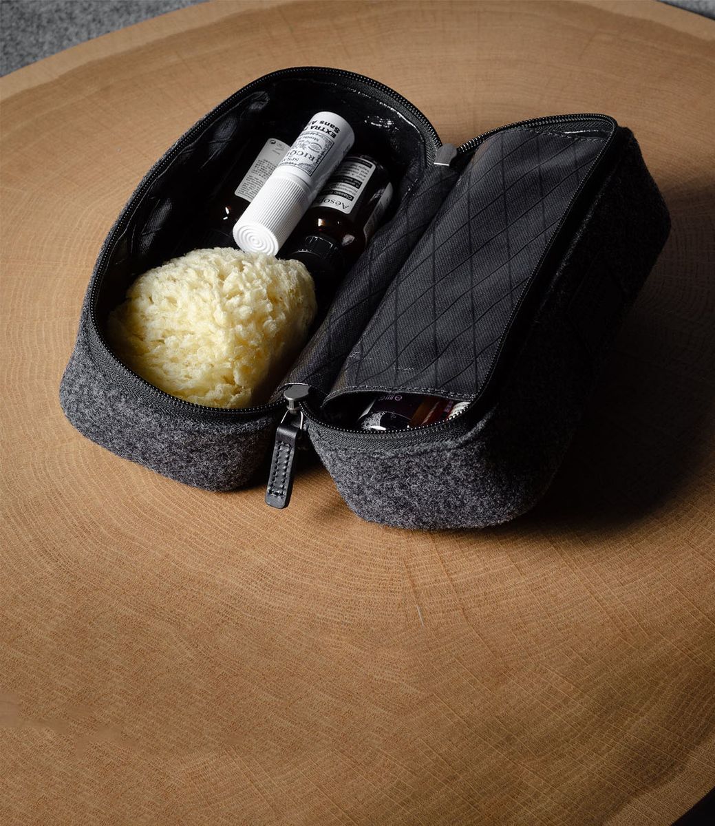 Hard Graft Full Disclosure Classic Wool — несессер из шерсти