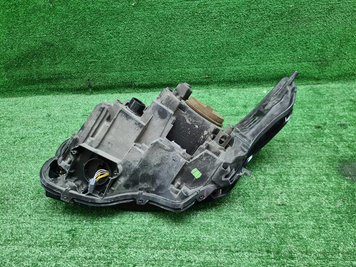 Битая Фара правая Range Rover Vogue 4 12-17 ксенон