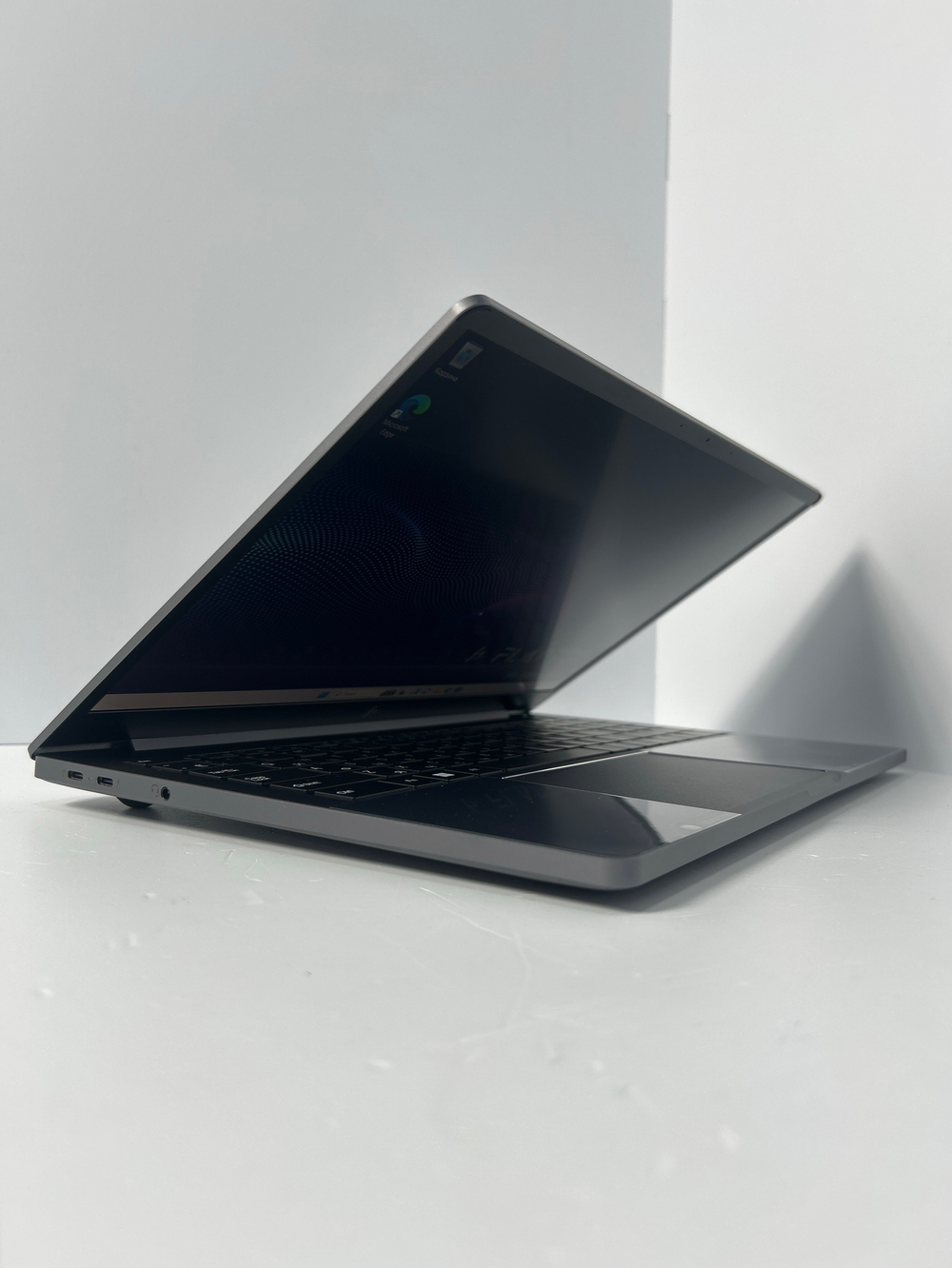 Ноутбук F+ FLAPTOP R-Series (FLTP-5R7-16512-W) 15.6"/AMD Ryzen 7 5825U/RAM 16GB/SSD 512GB/AMD Radeon RX Vega 8/1920x1080/IPS/Win11/Подсветка кл-ры: LED/серебристый Состояние: B1