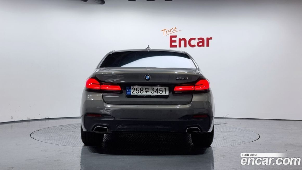 BMW 5 Series (G30) 520i M Sports (04.2021)