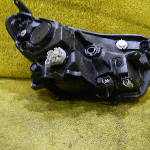 Фара левая Toyota Rav 4 CA40 (2015-2019) LED