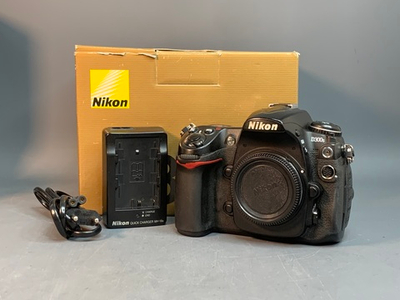 Nikon D300S 185.818 кадров