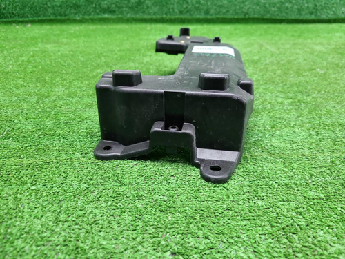 Кронштейн блока предохран. Mercedes S W223 (20-нв)