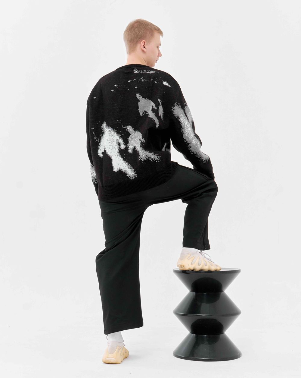 Свитер Ascension Rising angel черный