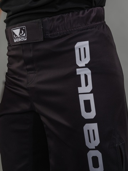 Шорты для MMA Bad Boy Pro Series 3.0 черный/белый