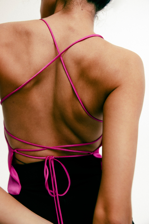 Блуза-топ драпированная из сатина с открытой спиной