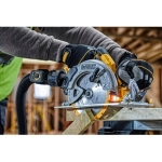 Дисковая (циркулярная) пила DeWalt DCS570P2-QW