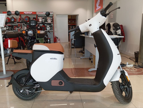 Электроскутер Honda U-qe