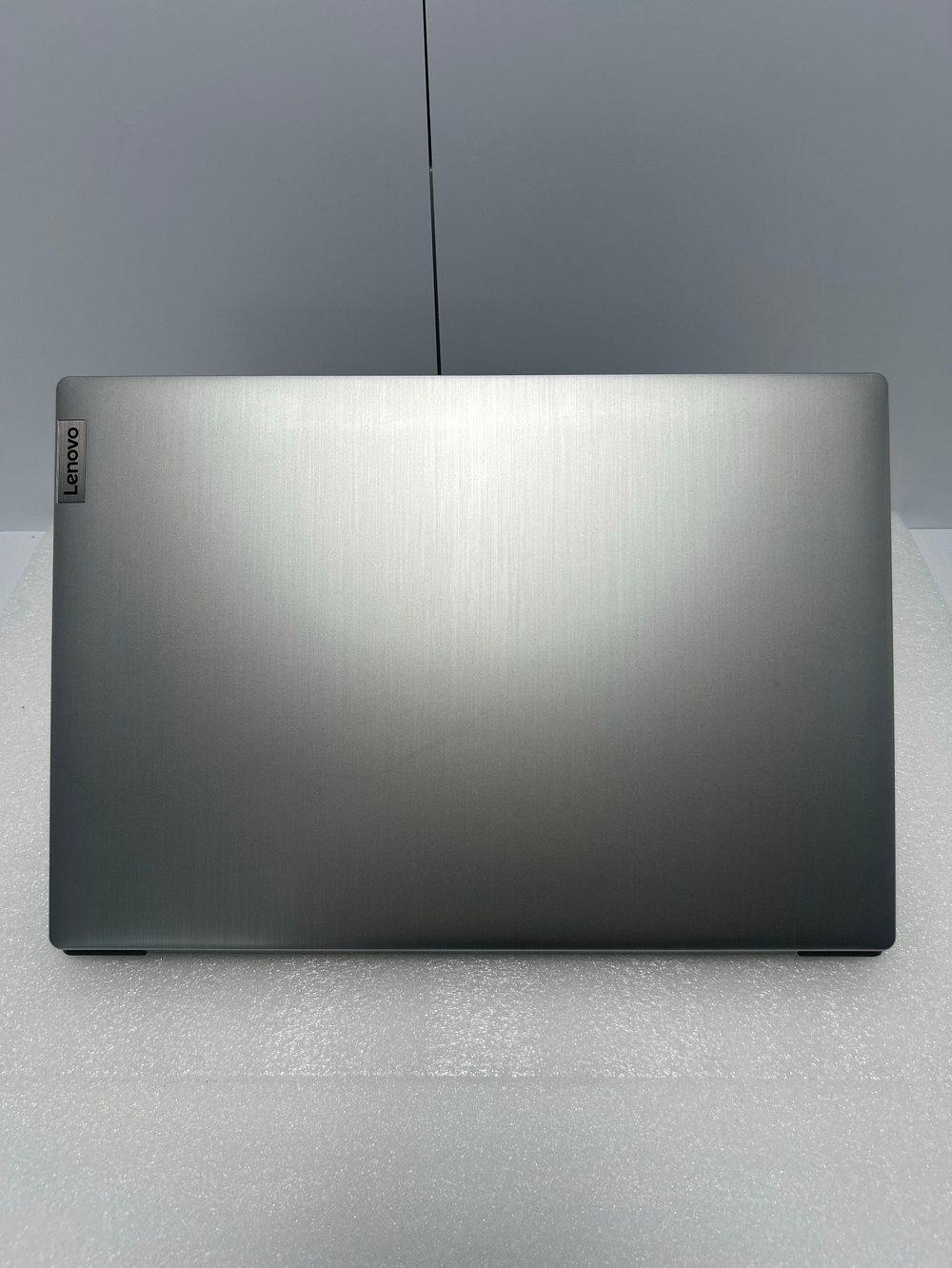 Ноутбук Lenovo IdeaPad 3 15ARE05 (81W40036RK) 15.6"/AMD Ryzen 3 4300U/RAM 8GB/SSD 512GB/AMD Radeon Graphics/1920*1080/IPS/DOS/Подсветка кл-ры: нет/серебристый. Состояние: Уценка/дефект корпуса