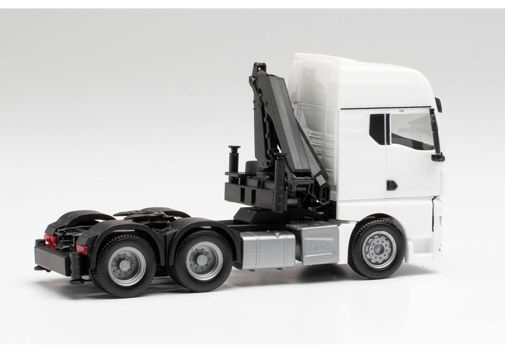 Тягач MAN TGX GX 6x4 с краном, белый