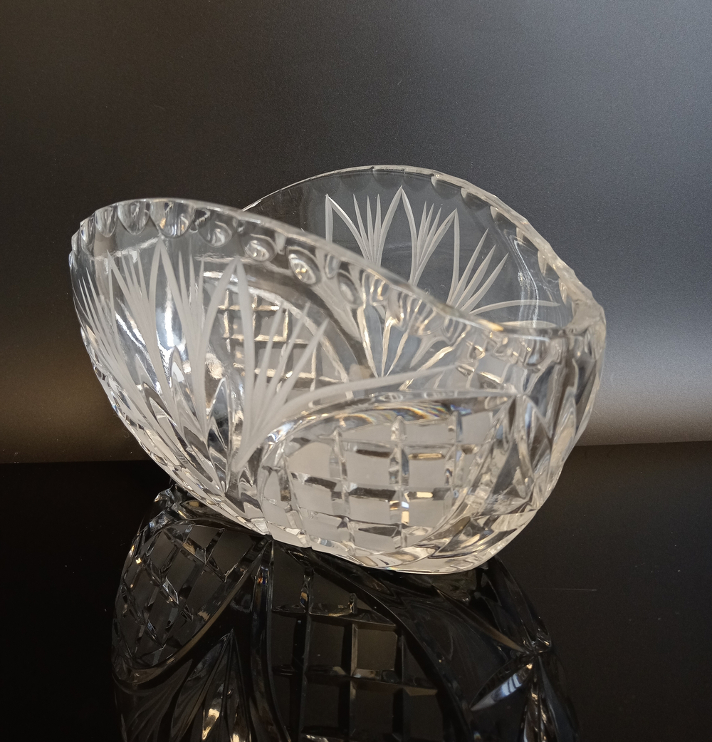 Конфетница, декорированная растительным орнаментом, хрусталь , СССР, 1970-1990 гг