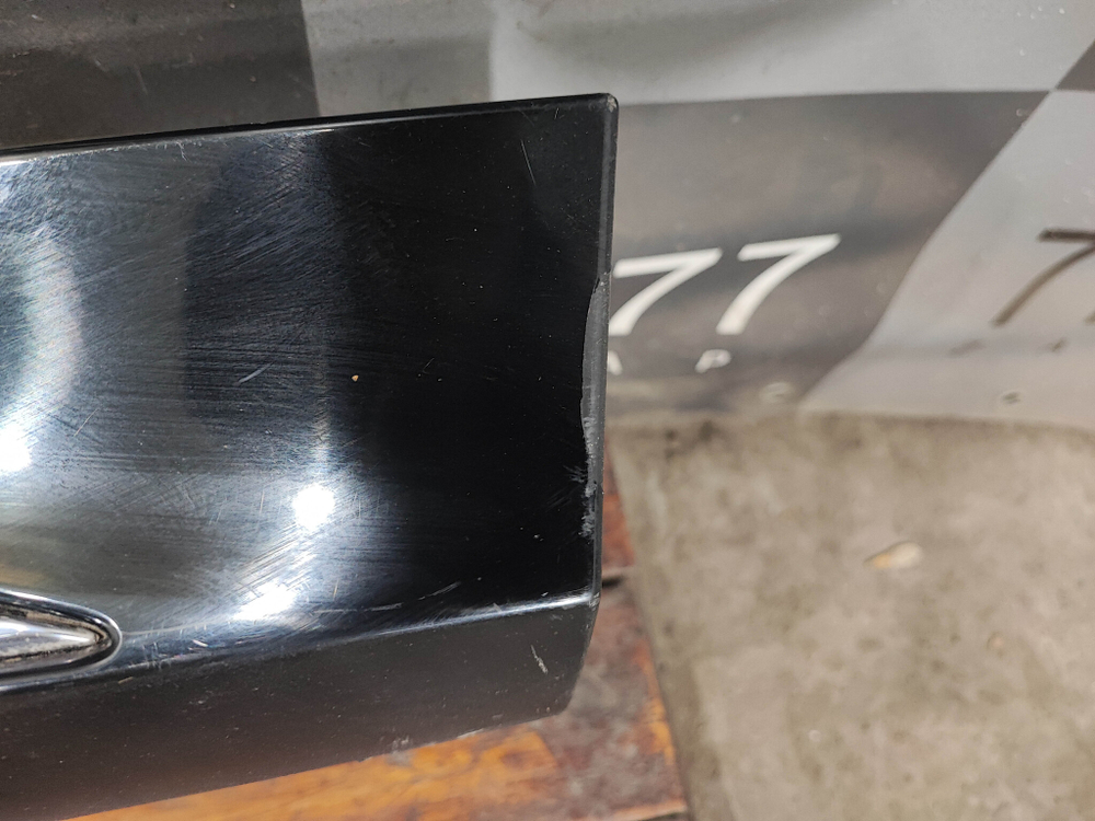 Накладка порога правого Mercedes GLS Maybach (X167) 19-нв Б/У Оригинал A1676984801