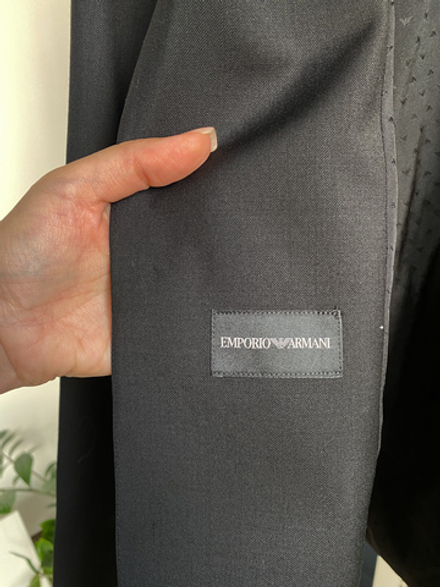 Новый шерстяной пиджак Armani, 146