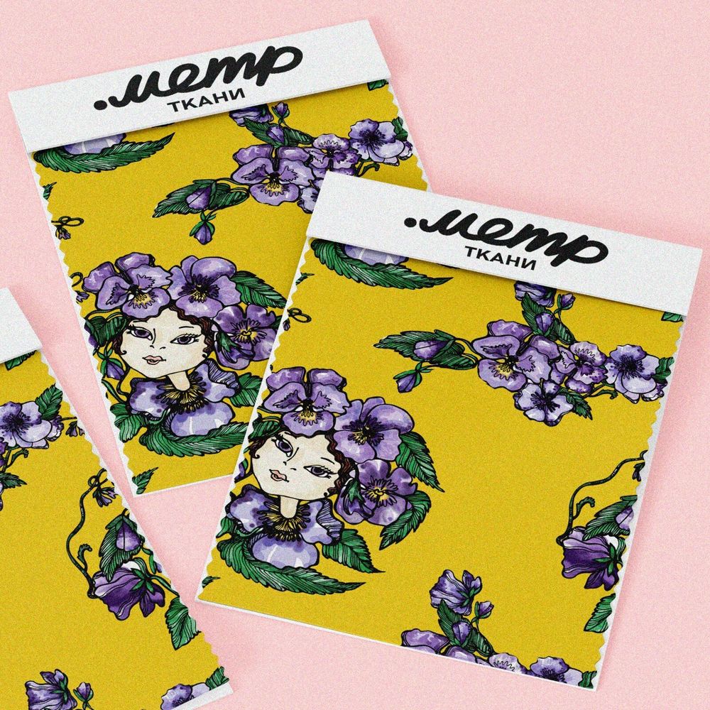 Ткань бифлекс девушка с венком цветов на голове