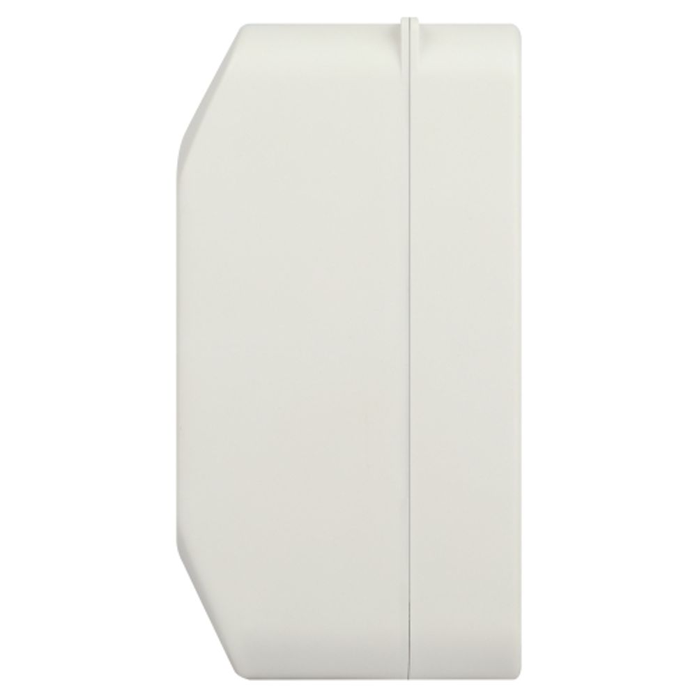 Корпус пластиковый навесной ЭРА SIMPLE КМПн 1/2 IP20 белый