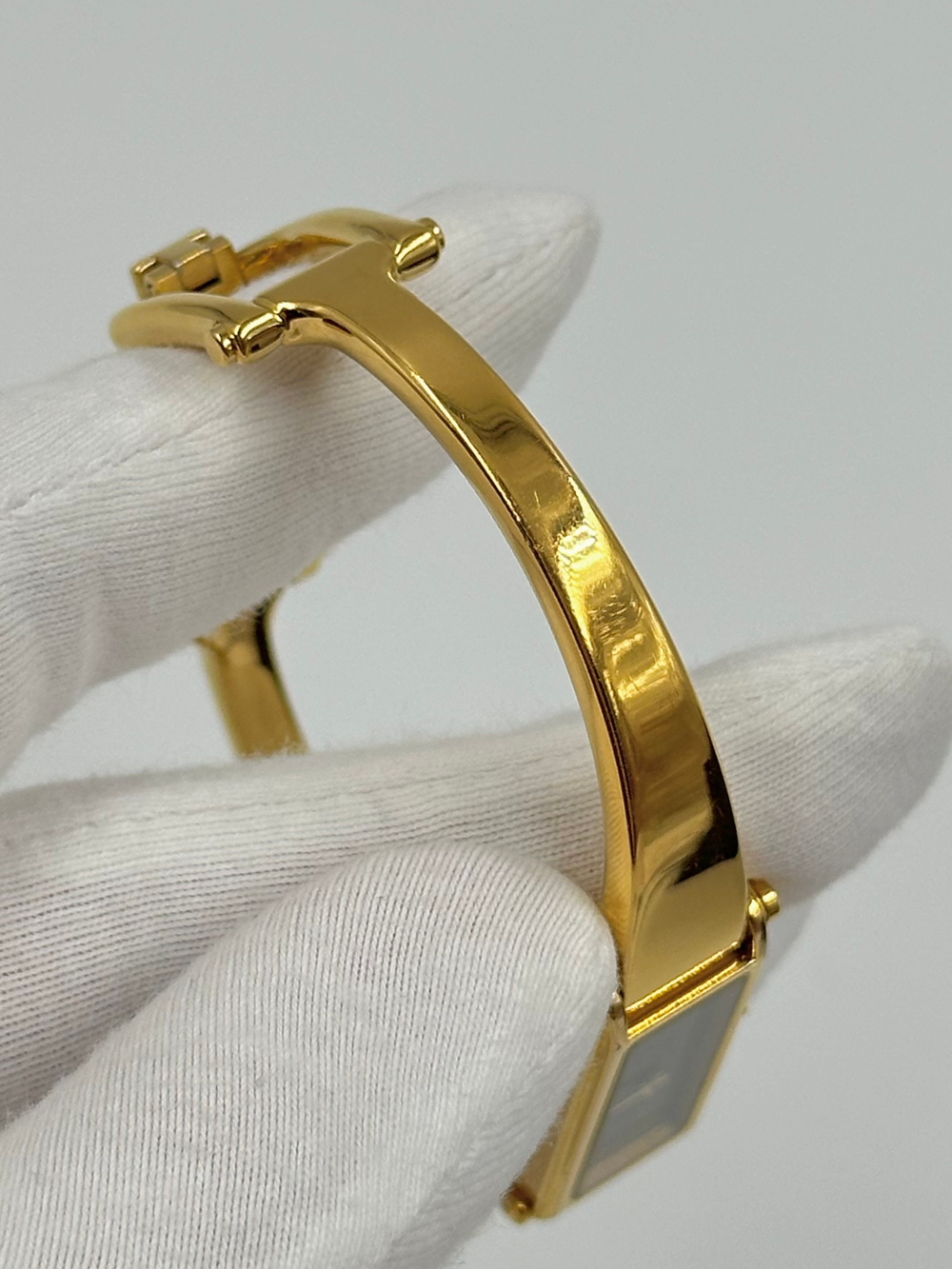 Часы GUCCI 1500 L