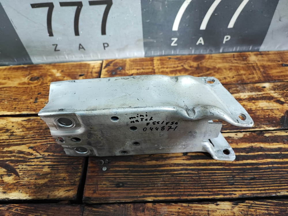 Кронштейн усилителя бампера правый MINI Hatch (F55/F56)  Б/У Оригинал 51117406390