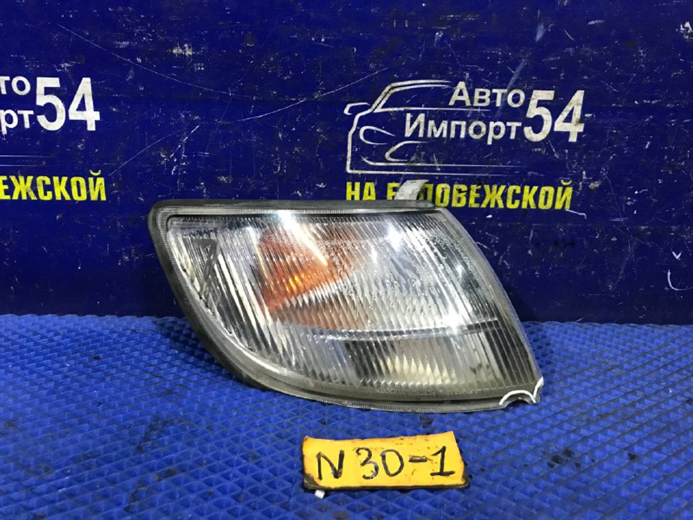Габарит правый NISSAN R’NESSA 1999