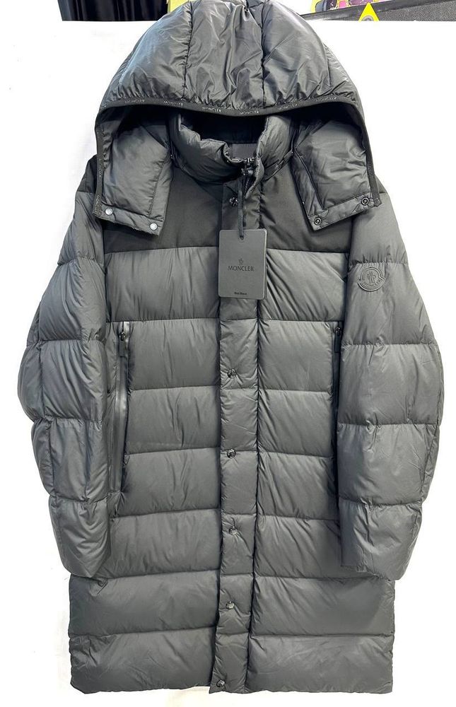 Пуховик Moncler