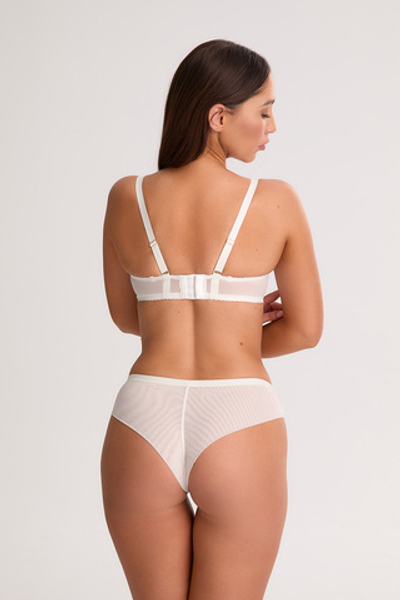 Трусы-бразилиана Meringue Cream Brazilian Ecru Bella Misteria