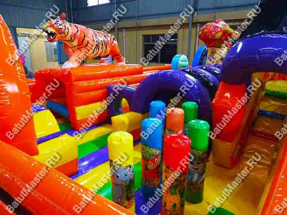 Коммерческий надувной батут "Дикая Африка" 10*6*4 м