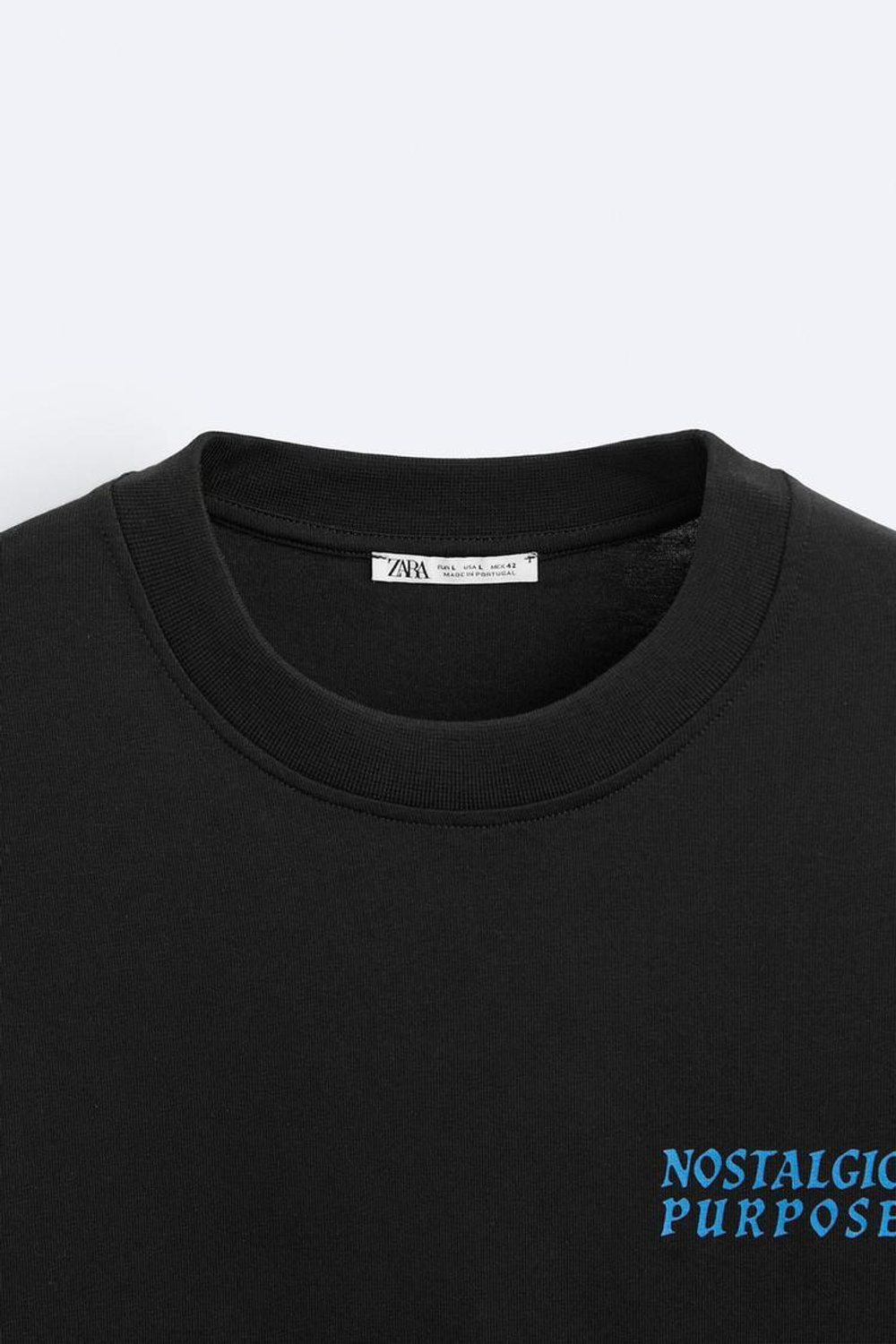 ZARA ФУТБОЛКА С КОНТРАСТНЫМ ПРИНТОМ, ЧЕРНЫЙ