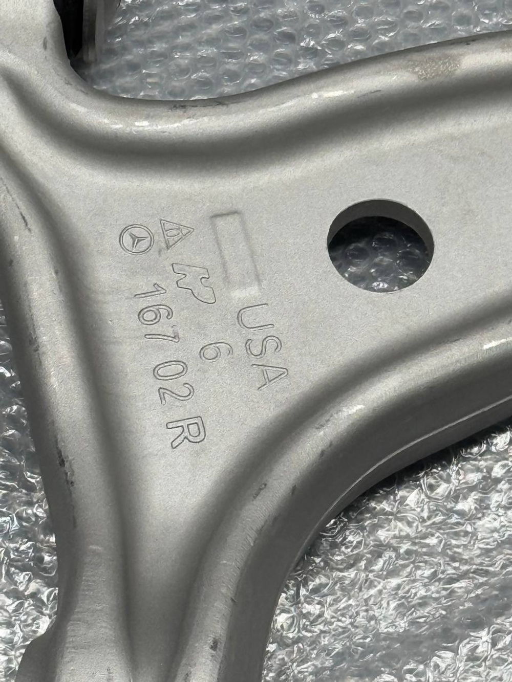 Рычаг передний поперечный Mercedes-Benz A1673300800