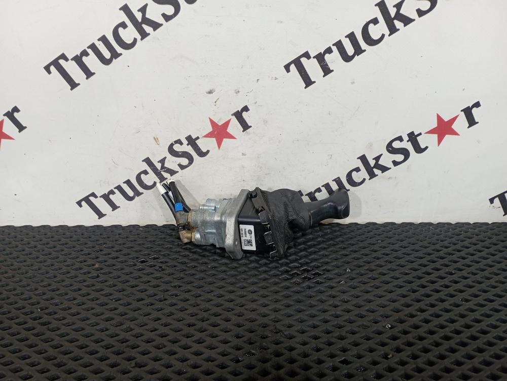 Кран ручного тормоза 2023г.