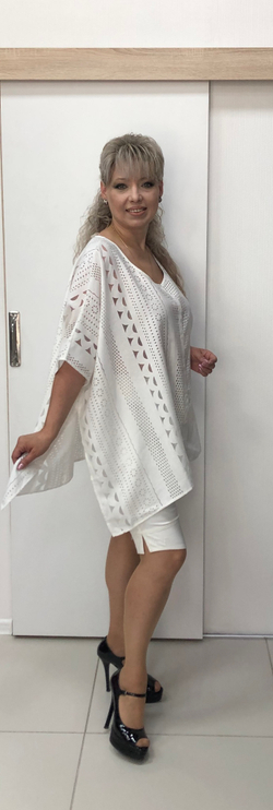 Летняя белая туника с перфорацией