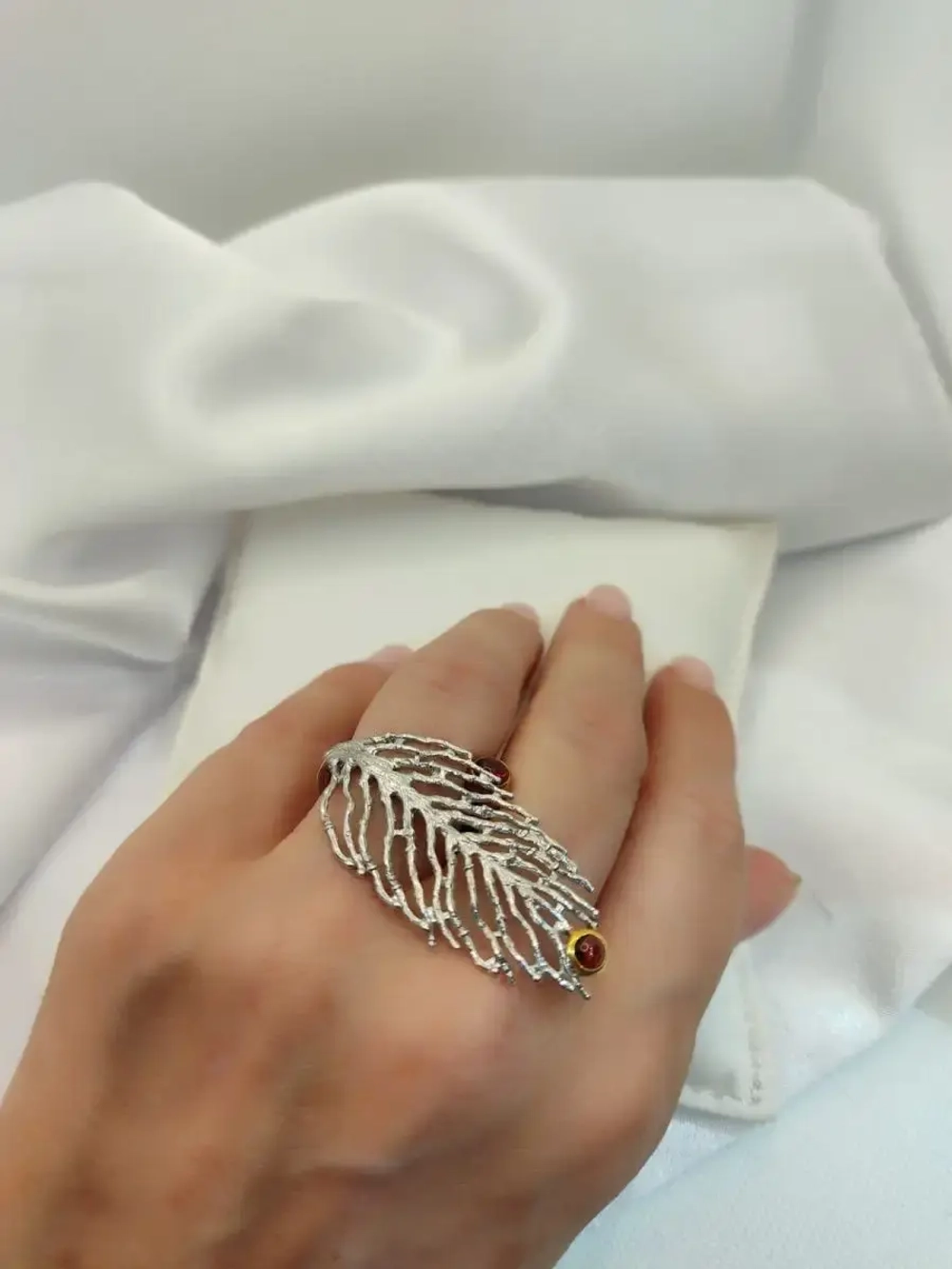 Ювелирное кольцо серебро 925 с натуральным гранатом