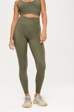 Легинсы с высокой талией