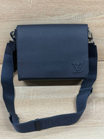 Сумка-мессенджер Louis Vuitton