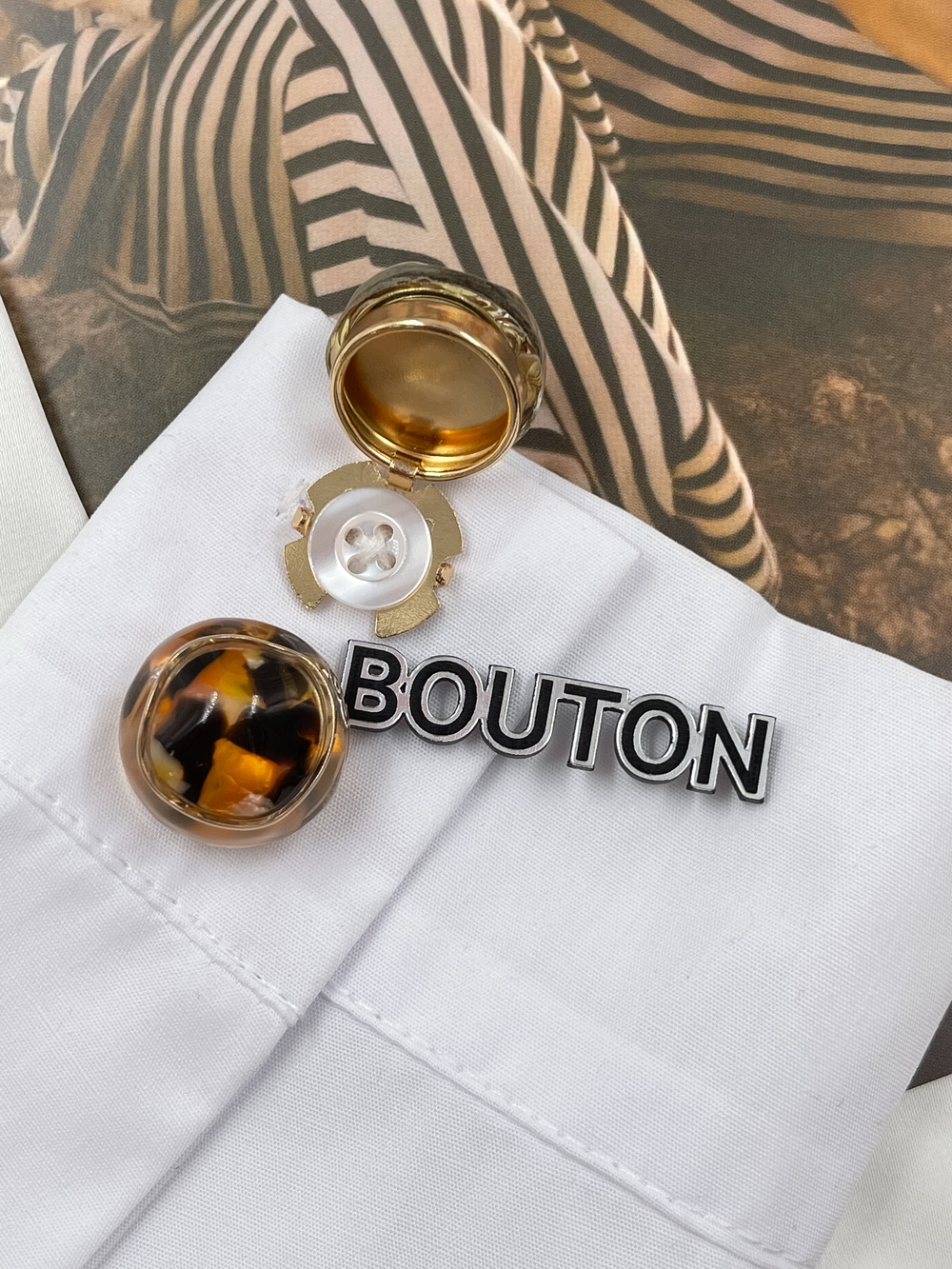 Накладка золотистая с коричневым (леопардовым, черепаховым) камнем