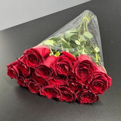Пачка красных роз Explorer 60 см, Tessa