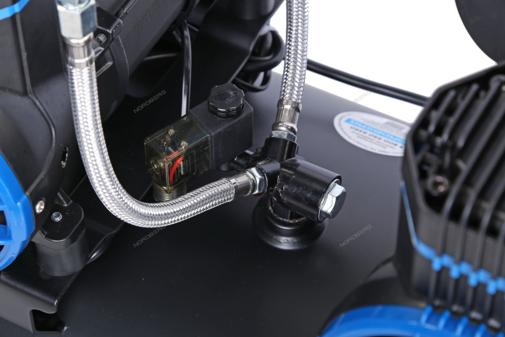 Компрессор безмасляный 220 В, ресивер 125 л, 500 л/мин NORDBERG NCEO120/500