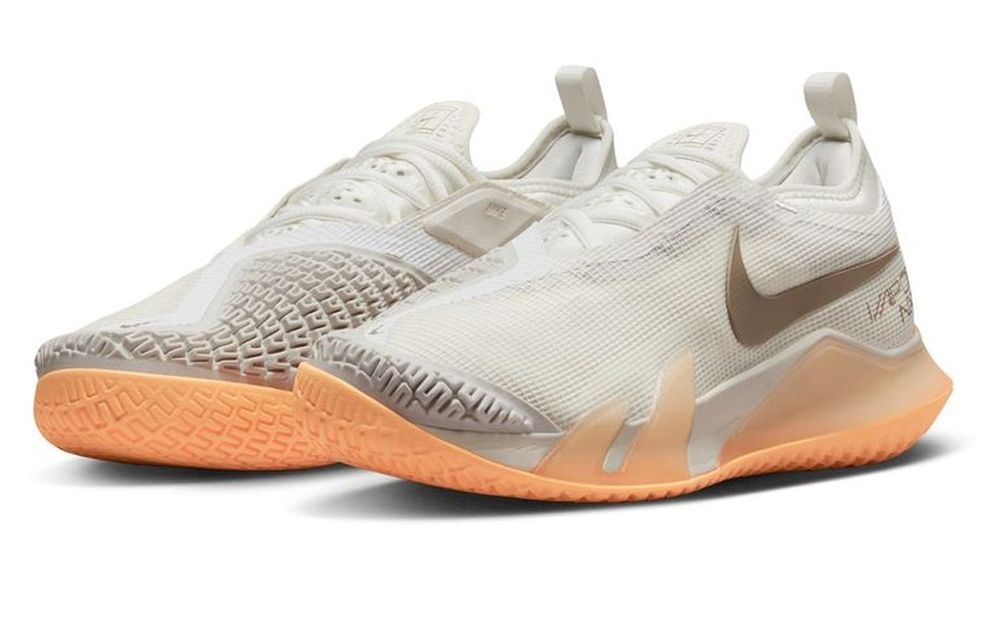 Женские Кроссовки теннисные Nike React Vapor NXT - sail/dark driftwood/light bone/peach cream