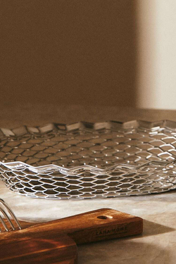 ZARA HOME МЕТАЛЛИЧЕСКАЯ ЧАША С АЖУРНЫМ КРАЕМ, СЕРЕБРЯНЫЙ