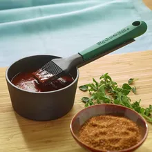 Чугунный соусник с силиконовой кисточкой, Big Green Egg