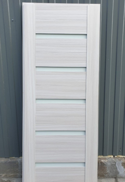 Входная металлическая белая дверь RеX (РЕКС) 8 Силк сноу / СБ-14 Сандал белый,стекла светлые