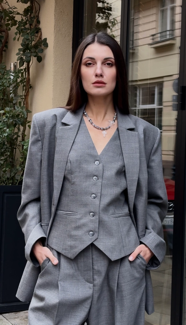 Жилет серый