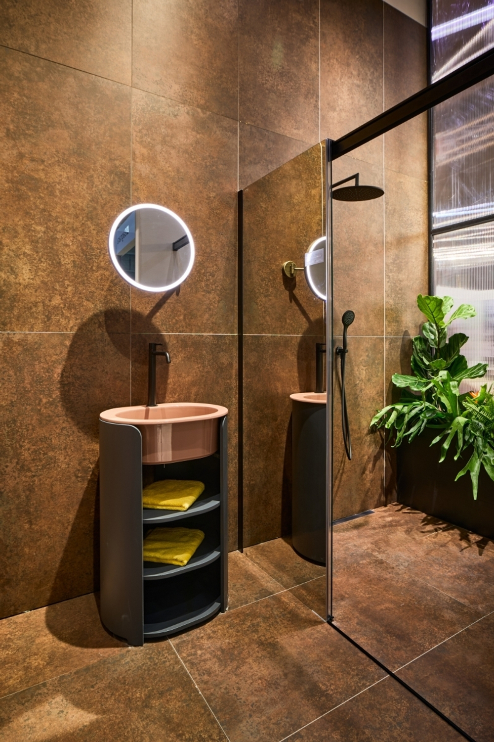Смеситель для раковины Gessi316 Flessa, высокий, с длинным изливом, без донного клапана, цвет Black Metal Brushed PVD