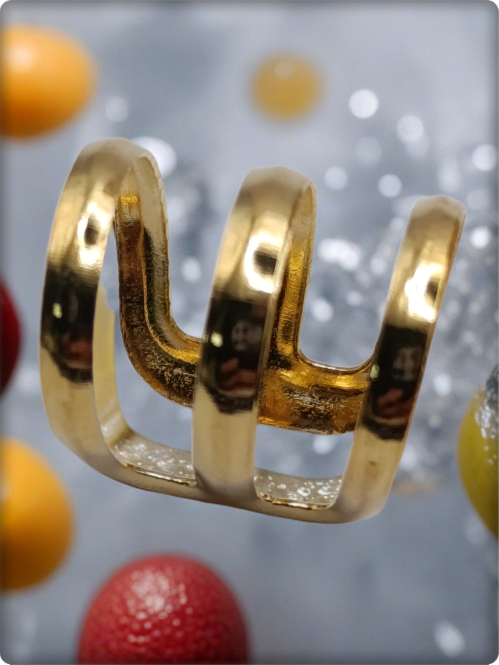 Клипса тройная золотистая. Бижутерия.