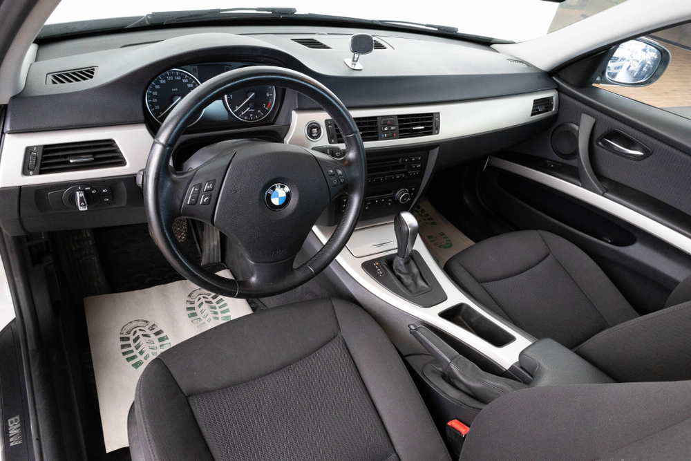 BMW 3-Series, 2011 год