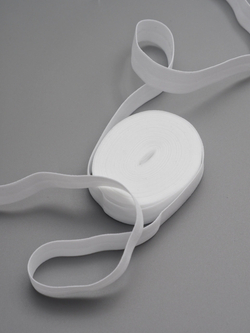 Бейка эластичная белая матовая ширина 15 мм