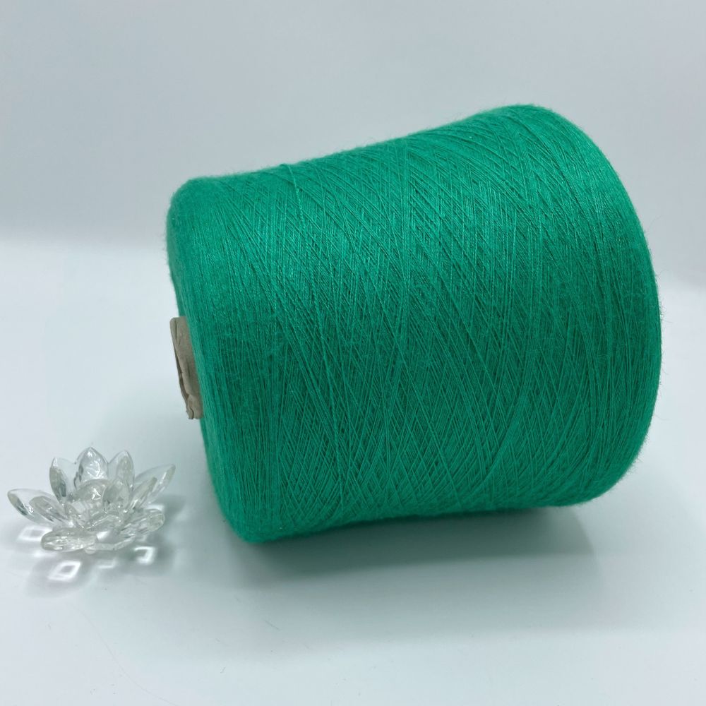 Бобинная пряжа для вязания (100 гр.) COFIL 43% вискоза 29% полиэстер 28% эластан