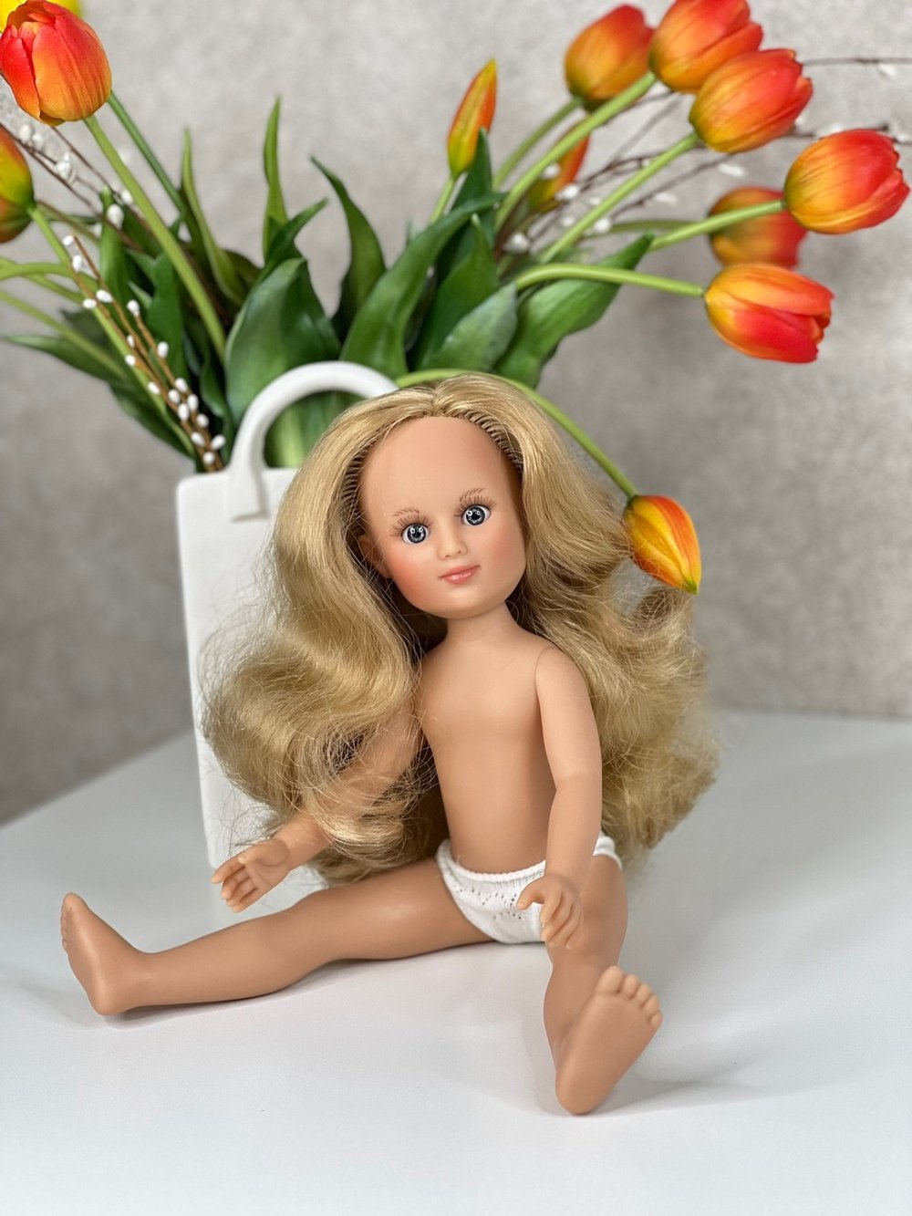 Кукла Nines виниловая 34см Leslie без одежды (1440W7)