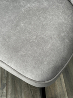 Стул М-City DISAUR Скат (Skat) поворотный на поворотный на 360 градусов, B22 Серый, Велюр, Черный каркас