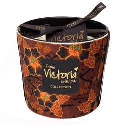 nan Свеча ароматическая Velvet margrite Victoria with Love Мультиколор