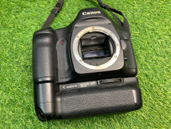 Canon EOS 5D + BG-E4