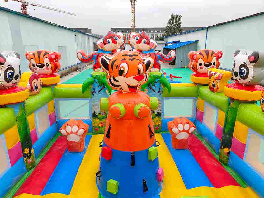 Коммерческий надувной батут «Тигриная страна 2», 8*5*5 м